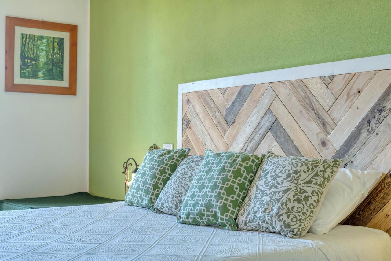 La Casa Degli Ulivi Appartamento In Villa Con Patio Куарту-Сант'Элена Экстерьер фото